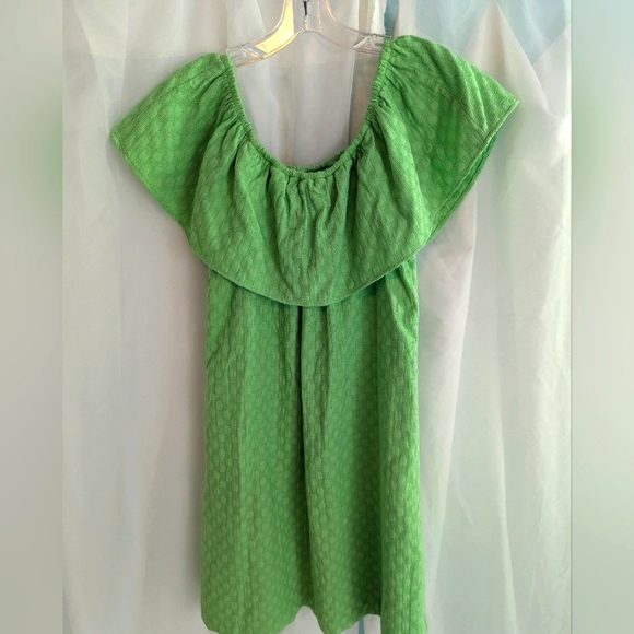 Crown and Ivy Green Dress - Picture 1 of 4